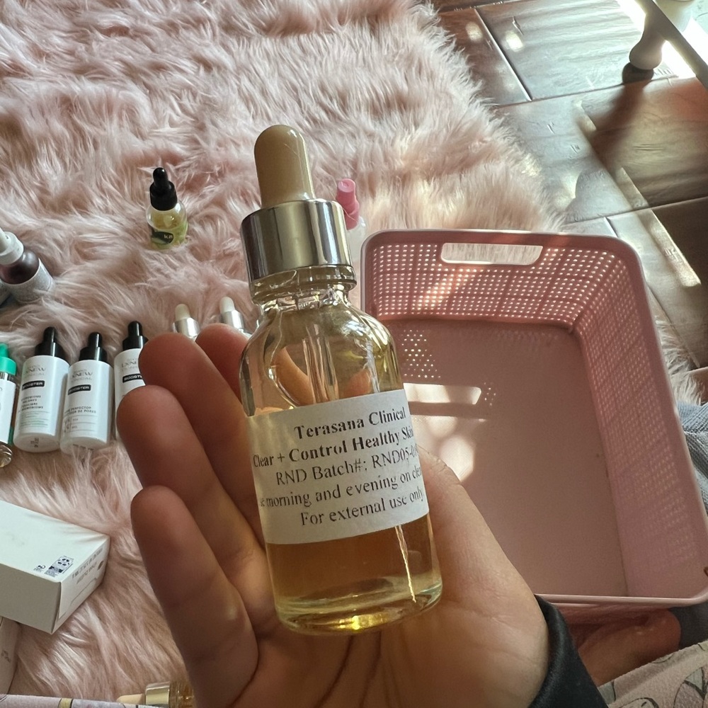 terasana clinical clear + Control health skin serum